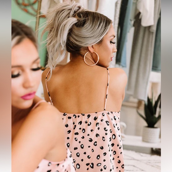 Pink gold Animal print blouse 💛 - Picture 11 of 15